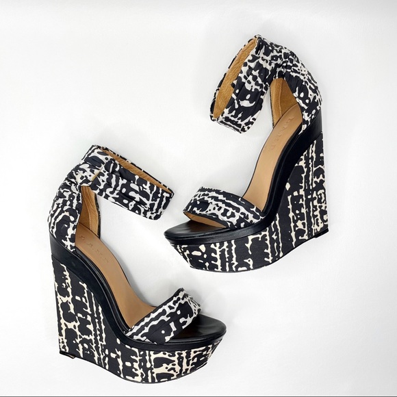 L.A.M.B. Shoes - L.A.M.B. Gwen Stefani Ankle Strap Wedge Heel Sandals Black White Size 8.5 Shoes